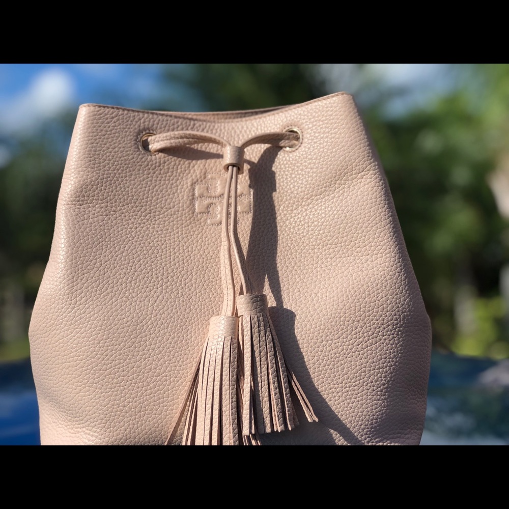 NWT Tory Burch Thea bucket bag - Picture 1 of 8